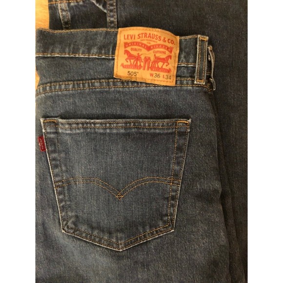 Levis 505 Jeans Mens Size 36x34 Straight Fit All Cotton Dark Wash - Picture 2 of 5